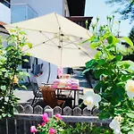 Cecilienhof Velden - Terrace & Central Apartment *