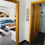 Cecilienhof - Apartment With Ac & Terrace Near Velden Centre וולדן אם וורתרסי