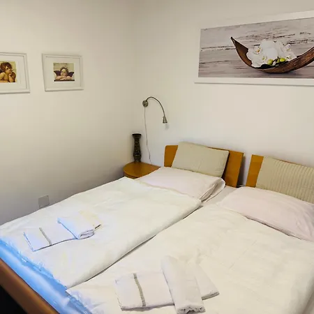 Cecilienhof - Apartment With Ac & Terrace Near Velden Centre Velden am Wörthersee