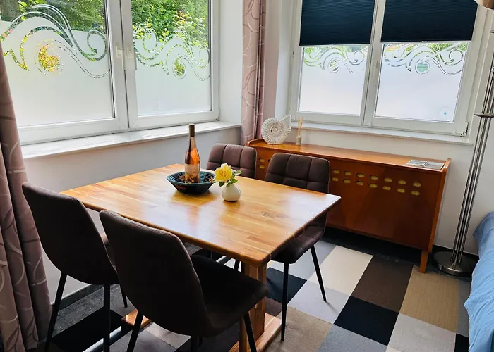 Cecilienhof - Apartment With Ac & Terrace Near Velden Centre *