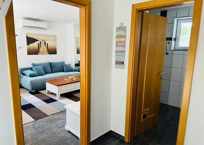 Cecilienhof - Apartment With Ac & Terrace Near Velden Centre Velden am Wörthersee